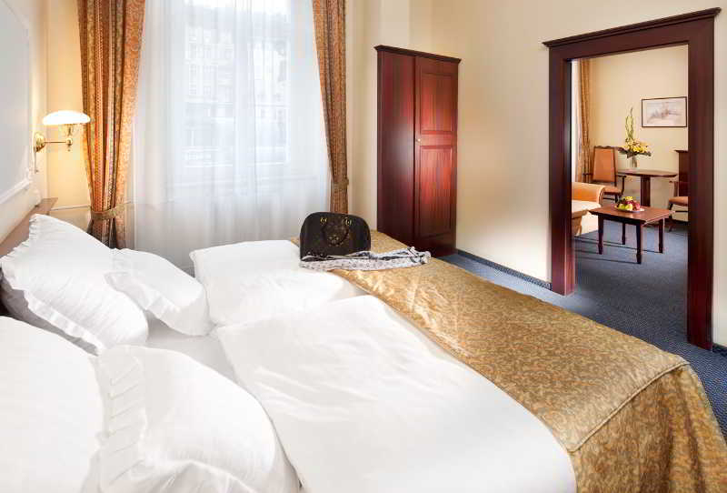 Excelsior Hotel 4*
