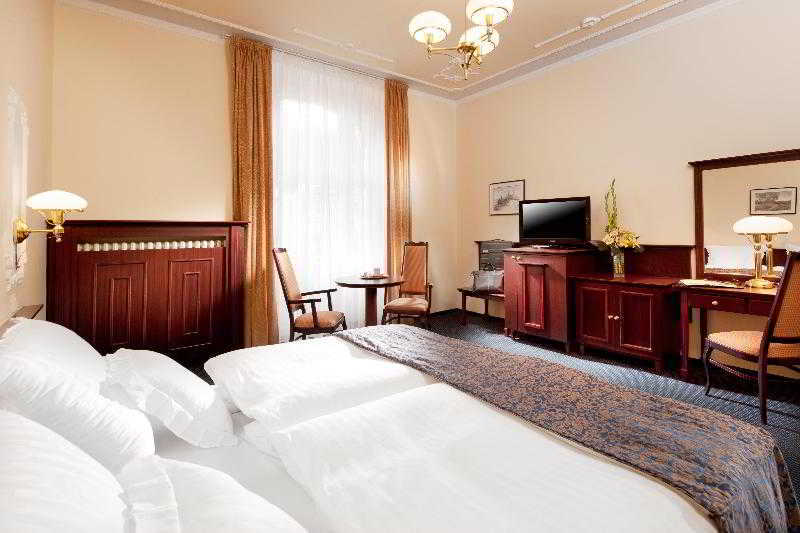 Excelsior Hotel 4*