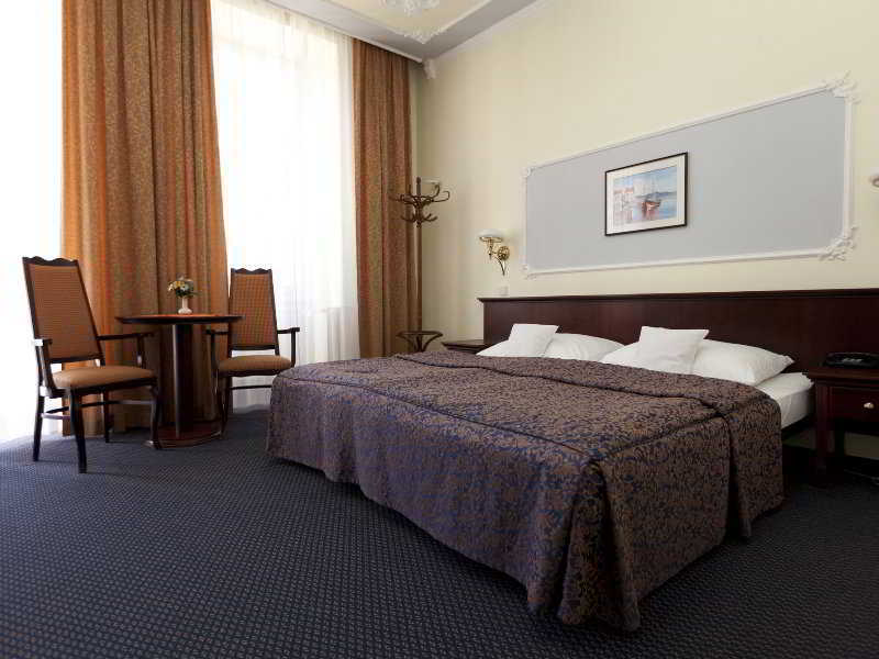Excelsior Hotel 4*