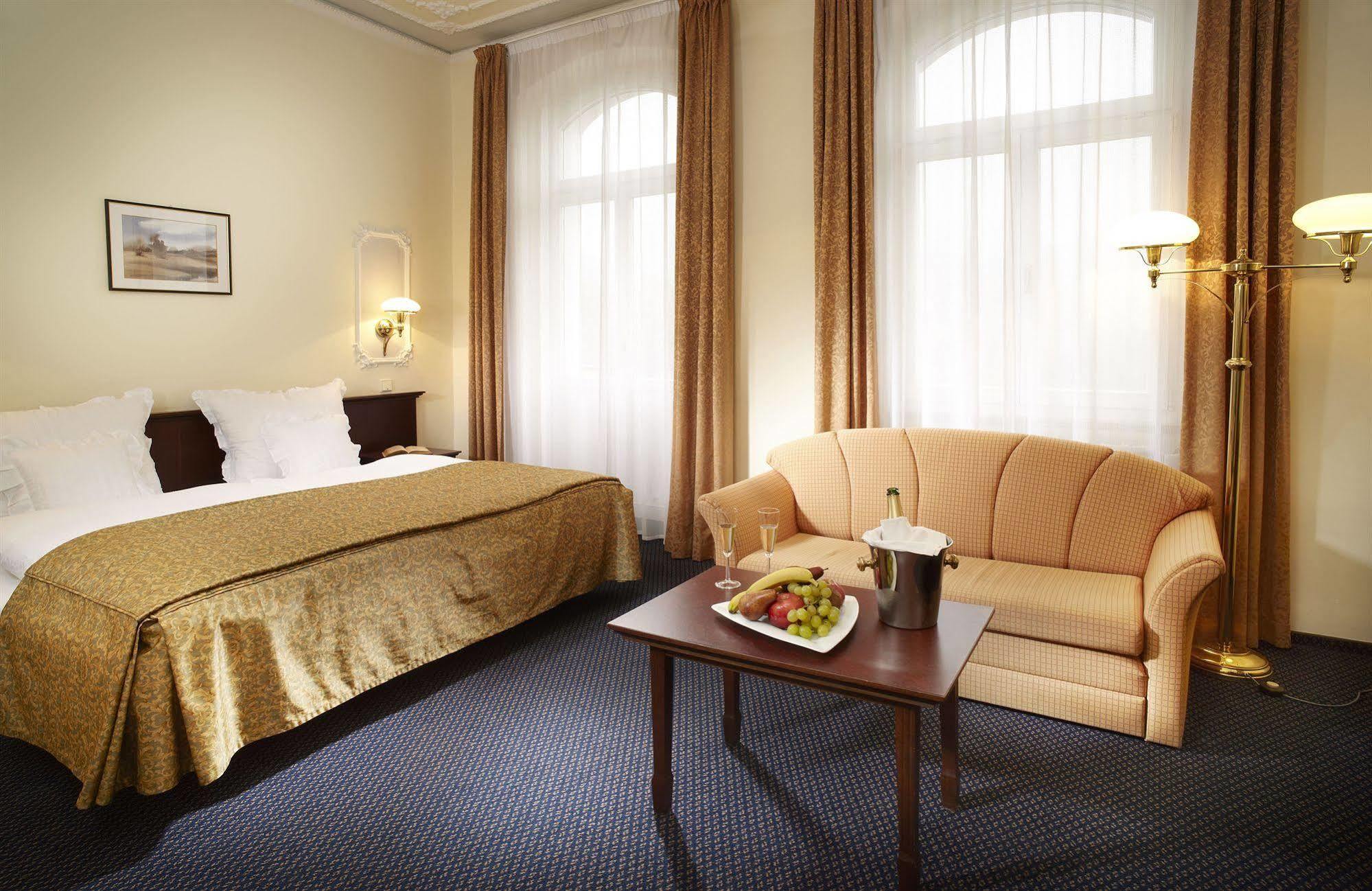 Hotel Excelsior